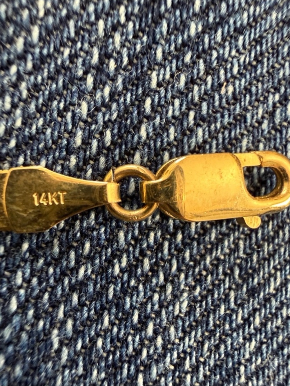 14k solid gold herringbone Necklace Like New - Picture 3 of 3